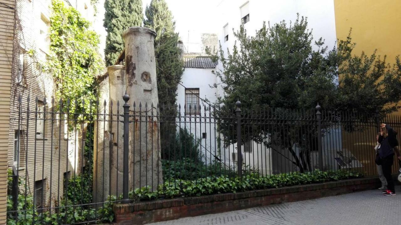 Las Columnas De Julia Sevilla Exterior foto